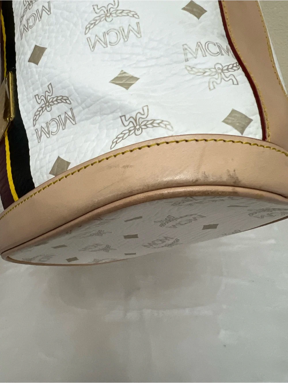 AUTH MCM BUCKET WHITE
